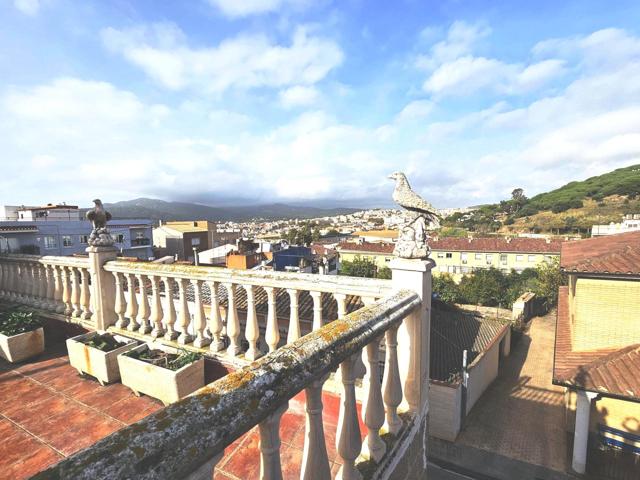 Casa en venta con terraza situada en una zona muy tranquila. photo 0