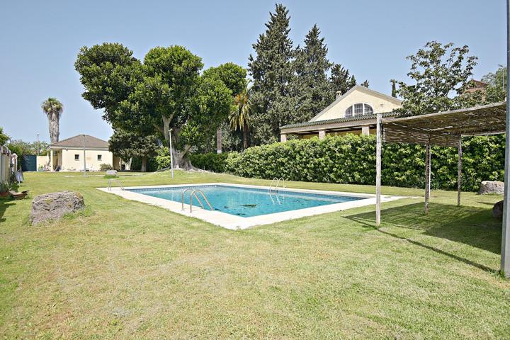 IDEAL ADOSADO EN ZONA CHAPIN CON AMPLIO PATIO Y BUHARDILLA photo 0