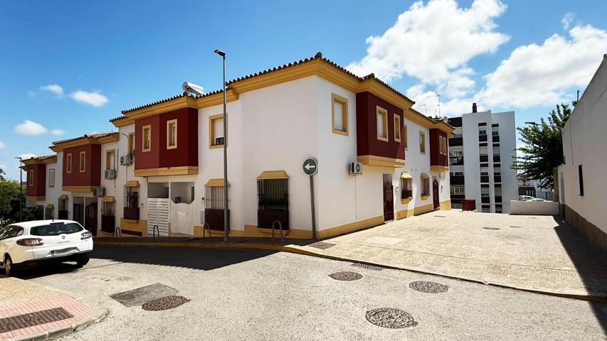 ADOSADO EN RESIDENCIAL EL CERRILLO, SANTO CRISTO photo 0