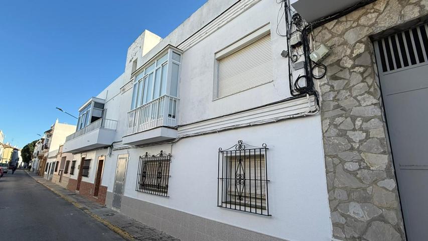 CASA EN PLANTA BAJA EN ALAMEDA SOLANO PARA REFORMAR. photo 0