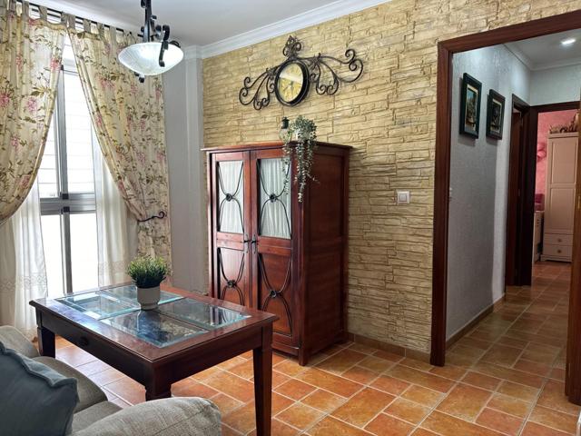 Piso en La Dehesilla con 3 dormitorios y garaje photo 0