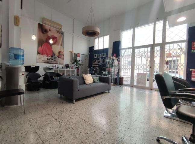 💇‍♀️✨ ¡Oportunidad única de traspaso! Peluquería en funcionamiento ✨💇‍♂️ photo 0