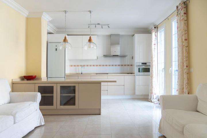 Vivienda luminosa con garaje en excelente ubicación photo 0