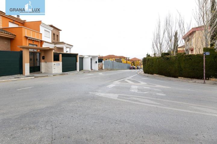 Venta de solar con proyecto de 2 casas pareadas en Ogíjares (Zona Lomalinda) photo 0