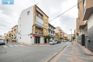 Local comercial en pleno centro de Armilla photo 0