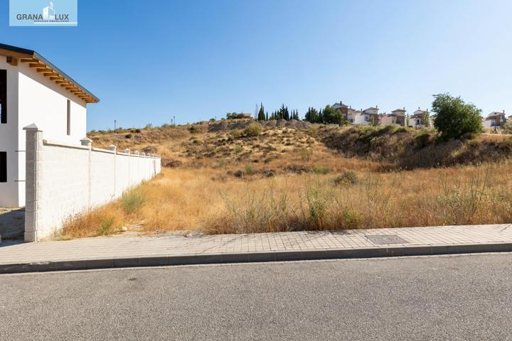SE VENDE UN SOLAR EN URB.CAÑADAS DEL PARQUE, DILAR photo 0