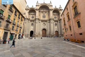 ¡Oportunidad única en el corazón de Granada! photo 0