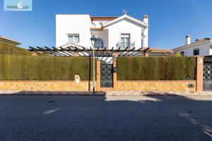 Chalet en Albolote photo 0