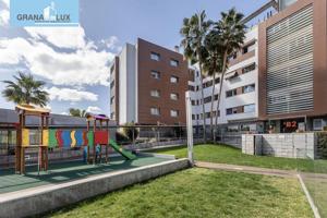 Magnífico piso con altas calidades con piscina, plaza de garaje y trastero. Novocampus. photo 0