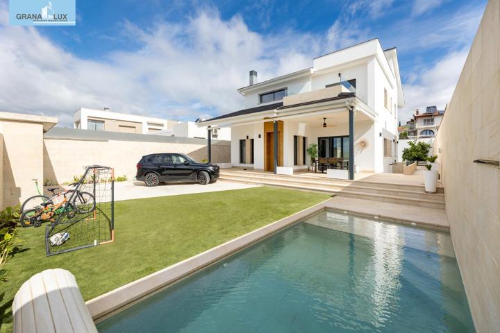 Increíble casa de lujo en Urbanización Monteluz photo 0