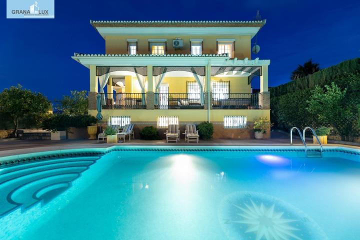 Bonito Chalet en Santa Marta, Gójar. photo 0
