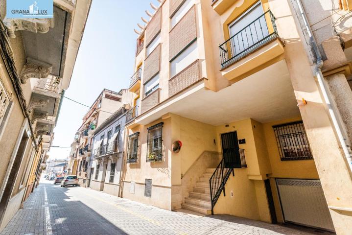 ¡Oportunidad única! Piso en venta con patio y garaje photo 0