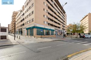 LOCAL COMERCIAL JUNTO AL CAMPUS DE LA SALUD photo 0