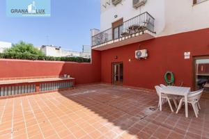 Piso con terraza privada de 51 m² en Los Ogíjares . photo 0