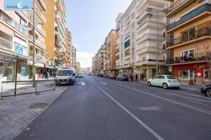 Oficina En venta en Zaidín, Granada photo 0
