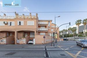 CASA EN ARMILLA, JUNTO AL NEVADA. photo 0