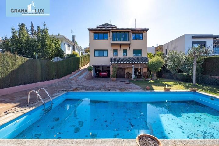 GRAN CASA CON PISCINA EN COLINAS BERMEJAS, MONACHIL photo 0