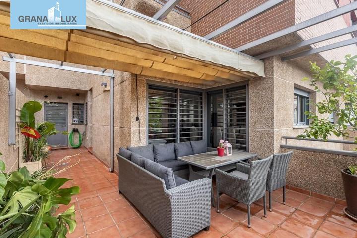 EXCLUSIVO ADOSADO EN ARMILLA: VISTAS, LUZ, DISEÑO Y CONFORT TOTAL photo 0