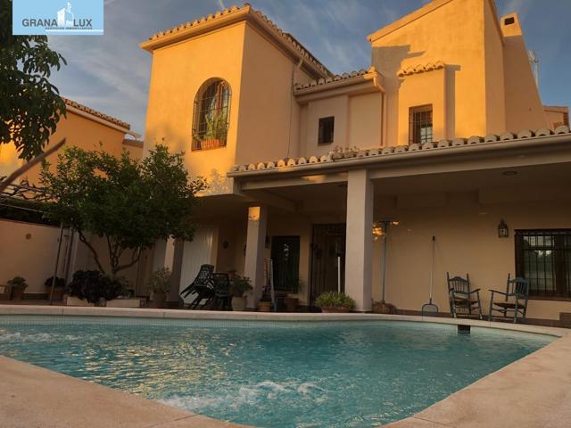 IMPRESIONANTE CHALET EN OGIJARES photo 0
