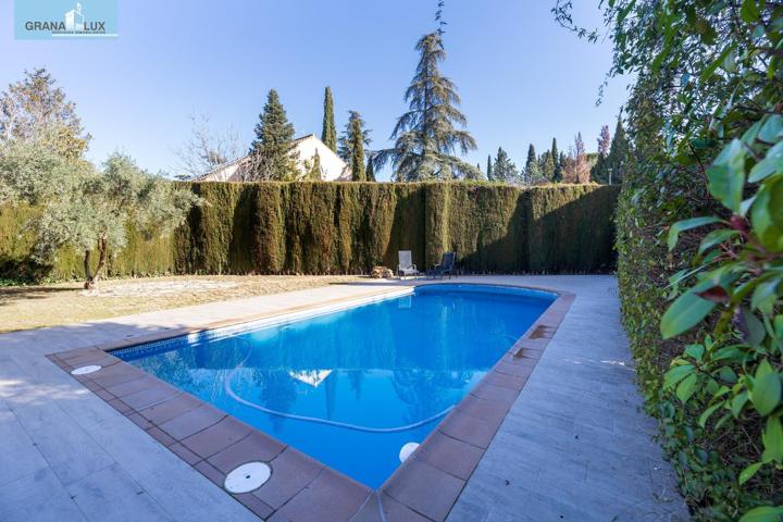 MAGNIFICO CHALET CON PISCINA EN URB CORTIJO DELAIRE (ALBOLOTE) photo 0