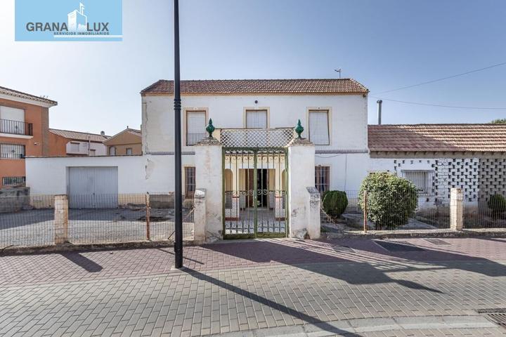 🏡 Villa con gran potencial en el centro de Ambroz – Parcela de 1.000 m² | 400 m² construidos 🏡 photo 0