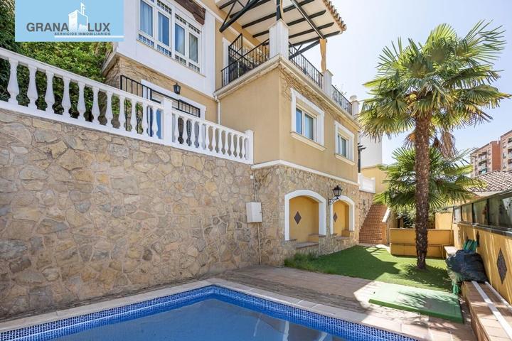 Chalet Individual con piscina y calidades de lujo en Carretera de la Sierra photo 0