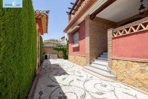🏡 EXCLUSIVO CHALET EN BARRIO DE LA VEGA – MONACHIL photo 0