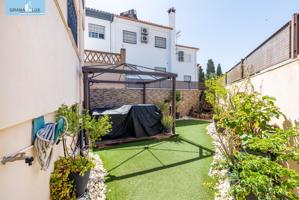 Casa a la venta en Peligros con grandes espacios y vistas despejadas photo 0