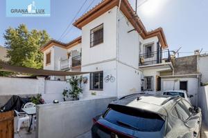 🏡 Casa adosada en Peligros photo 0