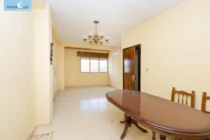 Acogedor Piso en Iznalloz - Oportunidad Única a un Precio Inmejorable photo 0