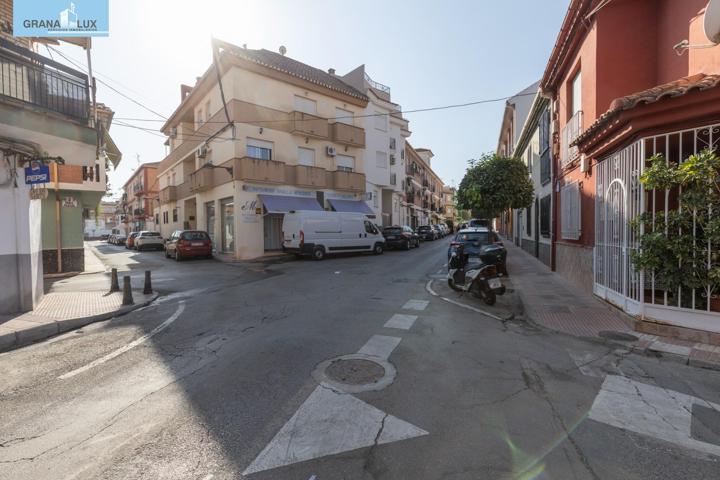 Piso en el centro de Armilla photo 0
