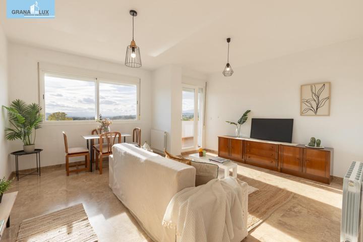 Piso en urbanización privada con piscina comunitaria, terraza, 2 plazas de garaje y trastero. photo 0