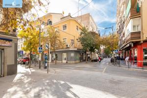 VENTA DE PISO A REFORMAR EN EL CENTRO DE GRANADA (ZONA ALHAMAR) photo 0