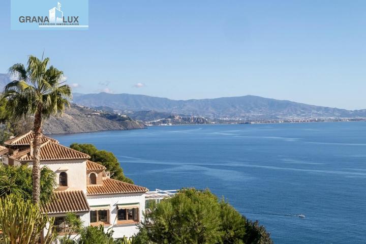EL PRIVILEGIO DE VIVIR DONDE OTROS SOLO VERANEAN, Chalet Independiente en Primera Línea de Mar photo 0