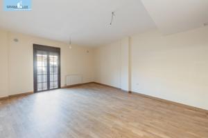 Piso a Estrenar en La Zubia con Terraza y Garaje Incluido photo 0