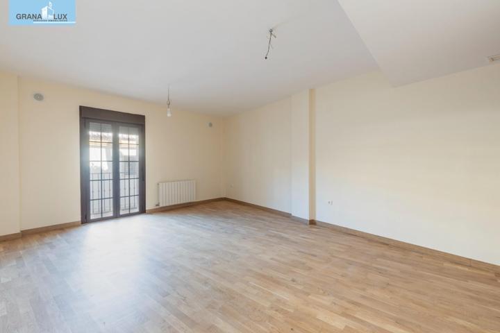Piso a Estrenar en La Zubia con Terraza y Garaje Incluido photo 0