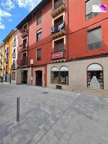EMPRENDE EN EL CORAZON DE CALATAYUD – Local con aire acondicionado y 2 plantas photo 0
