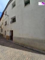 Se vende casa de pueblo con corral en el centro de Cetina photo 0