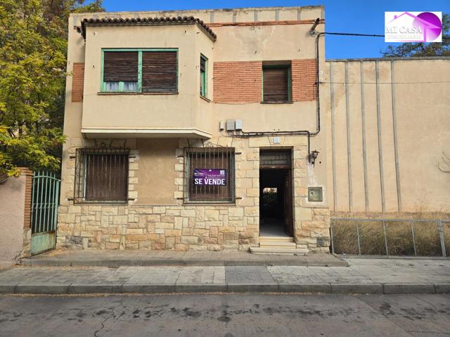Se vende precioso chalet en el corazón de Alhama de Aragón photo 0