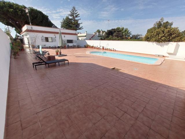 CHALET CON PISCINA EN VENTA EN CHIPIONA photo 0