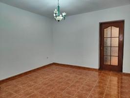UNA CASA CON ENCANTO EN LA ZONA MÁS TRANQUILA DE LOS BARRIOS photo 0