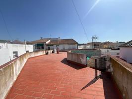 AMPLITUD Y COMODIDAD EN UNA SOLA PLANTA EN LOS BARRIOS photo 0