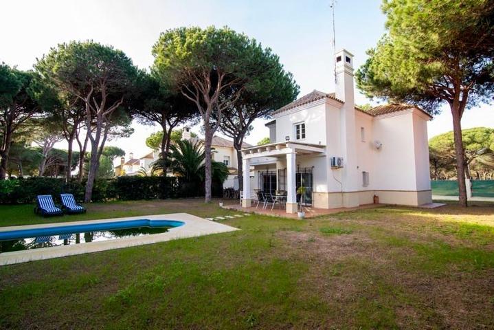 CHALET INDEPENDIENTE CON PISCINA Y VISTAS AL GOLF ( loma Sancti-Petri) photo 0