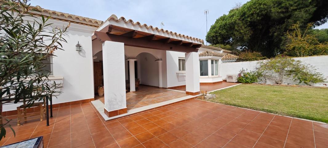 Chalet en Cota Sancti Petri photo 0