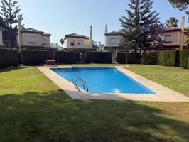 Vivienda en venta situada en el Novo Sancti Petri, calle Octavio Augusto. photo 0