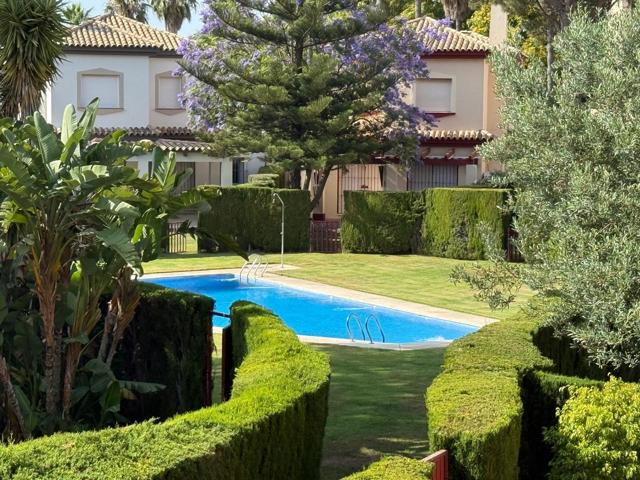 Vivienda en venta situada en el Novo Sancti Petri, calle Octavio Augusto. photo 0