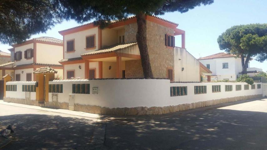 CHALET URBANO URBANIZACIÓN CERROMOLINOS photo 0