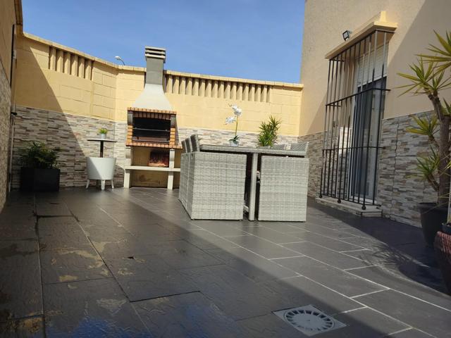 SE VENDE ESPECTACULAR ADOSADO EN PUERTO REAL photo 0