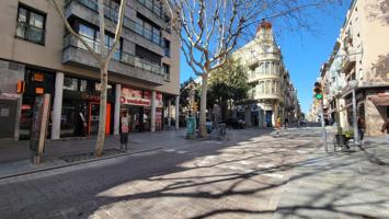 SE ALQUILA LOCAL COMERCIAL EXCLUSIVO EN IGUALADA photo 0