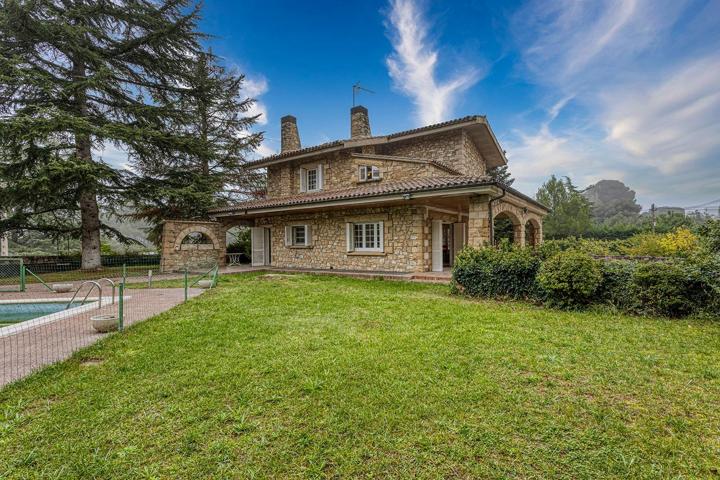 XALET AMB PISCINA A EL XARO photo 0